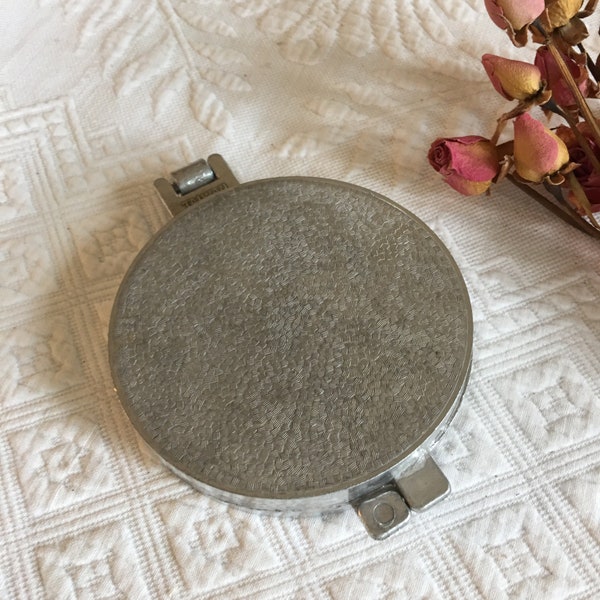 Vintage Hamburger Press. Aluminum Textured Hamburger Shaper Press. It Says to Use Waxed Paper to Press Between.