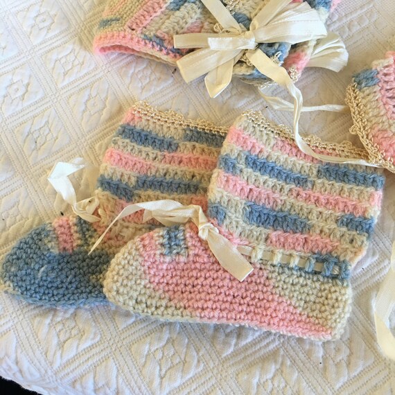 Vintage Newborn Crochet Sweater Hat and Bootie Se… - image 3