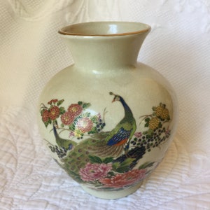 孔雀と花の装飾 陶器花瓶 孔雀と花の陶磁器花瓶