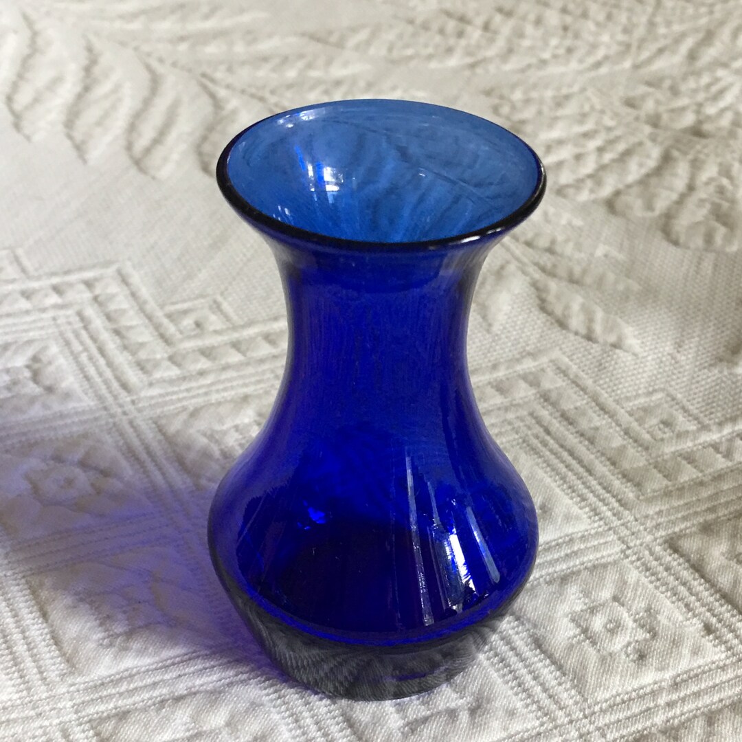 Vintage 1940a Favor Vase in Cobalt Blue. Thought It Was Heisey but No
