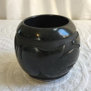 Vintage Carved Blackware Jar Bowl. Pueblo Indian Pottery, Santa Clara Pueblo by Travis and Rosemary Lewis. With Certificate of Authenticity.
