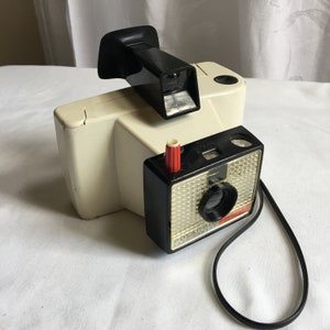 Vintage Polaroid Swinger Model 20 Land Camera. White Polaroid Camera. Spot for Flash. Handle to Hold.
