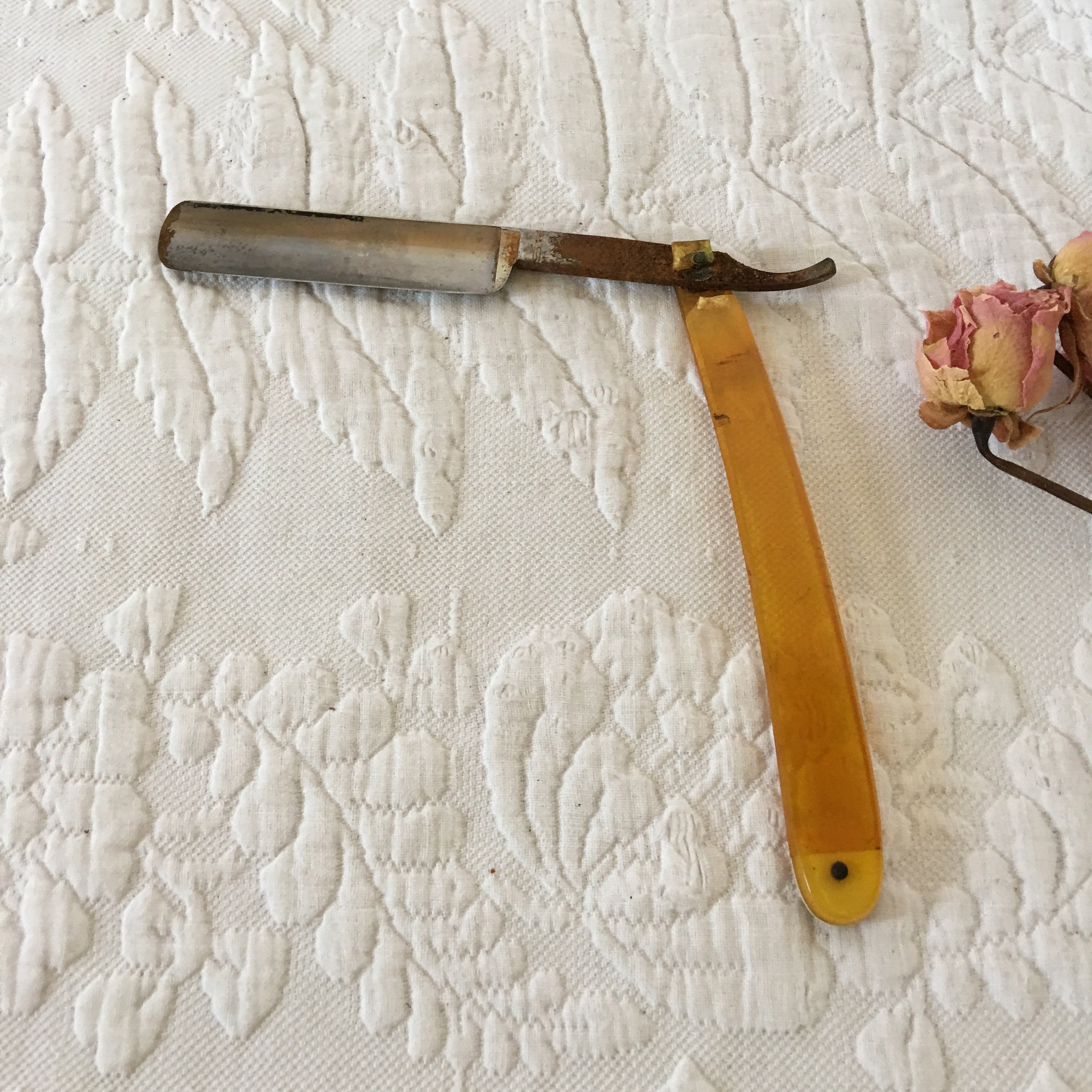 Antique See Thru Yellow Celluloid Shaving Straight Razor. Collectible ...