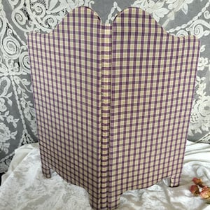 Pantalla fotográfica de seda francesa. Pantalla hecha a mano en tela a cuadros Sm. Purple Yellow. Pantalla fotográfica plegable plana. Pantalla de soporte de tarjeta plegable francesa.