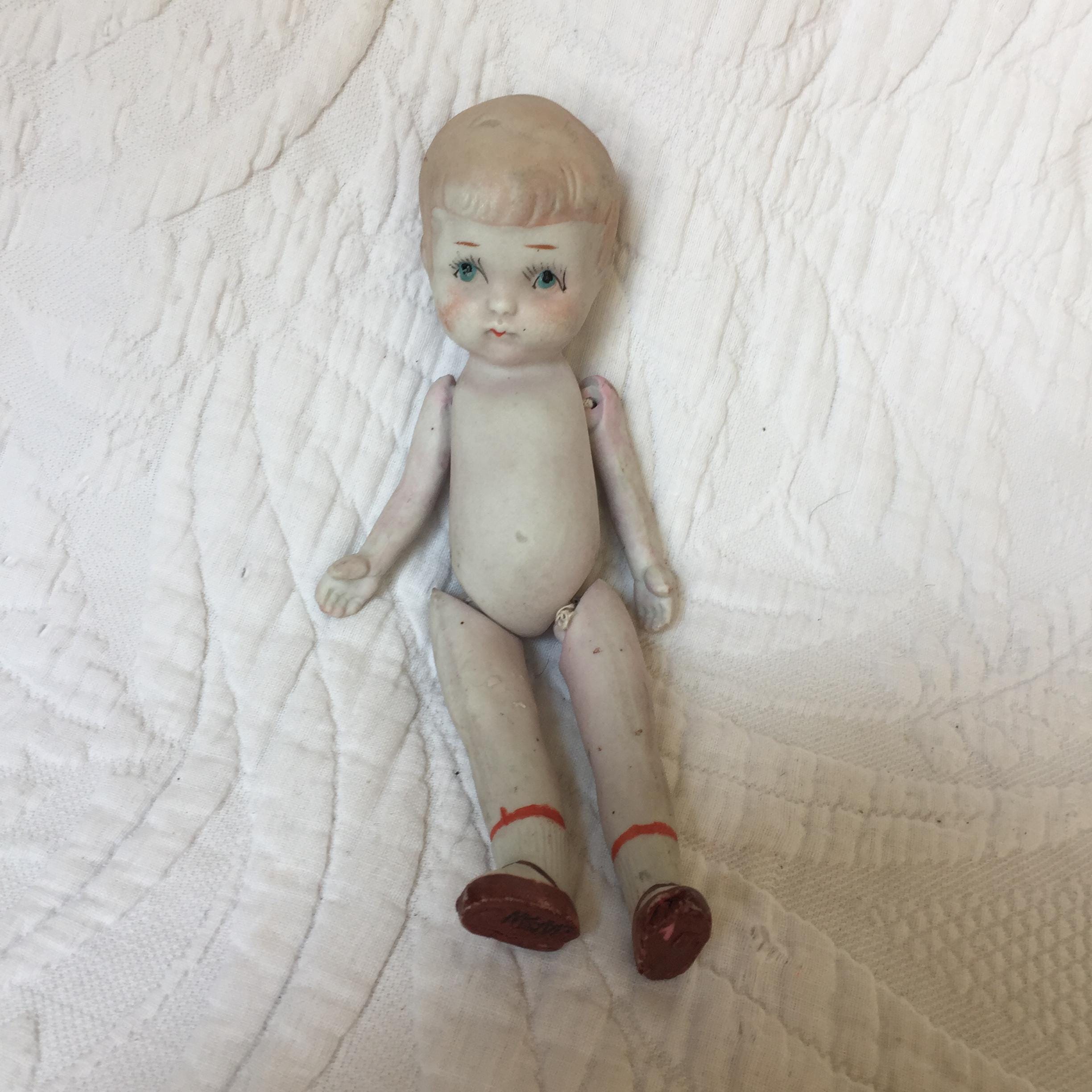* antique baby doll ୨୧ * 小さな陶器製 の女の子 il_fullxfull.3310078260_6jh9.jpg