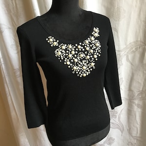 Vintage Schwarzer Pull Over Pullover mit Perlen und Strass Lätzchen Typ Design. Größe S. 3/4 Länge Ärmel.