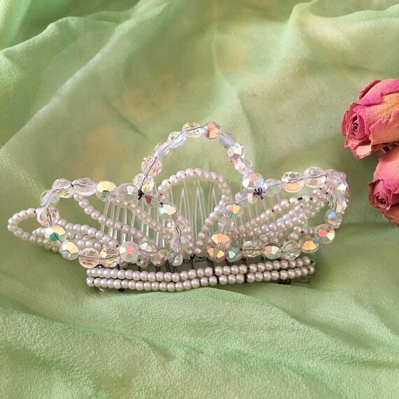 Vintage Pearl and Crystal Bead Bridal Hair Piece. Pearl and  display picture 1
