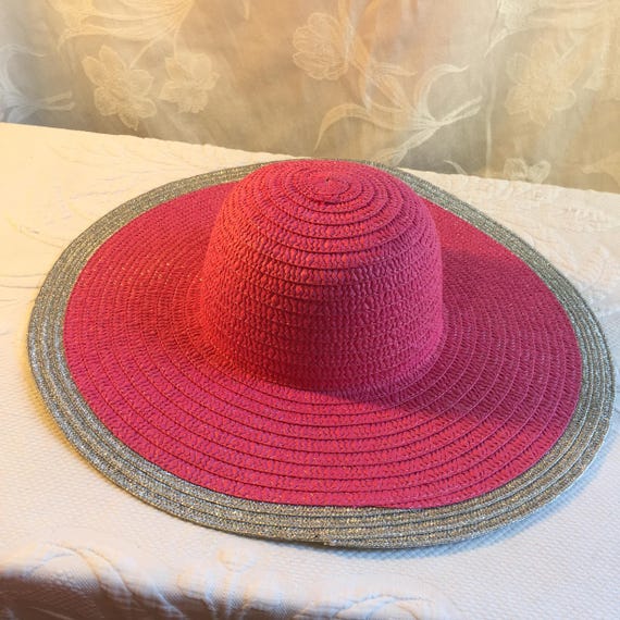 Vintage Wide Brim Straw Gardening Hat W/ Some Design and Tie  display picture 2