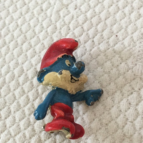 Vintage 1980s SEPP Cartoon Papa Smurf Pin. Metal Enamel Dimensional Papa Smurf Pin Brooch. Collectible Pin.