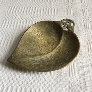 Vintage Brass Leaf Shaped Bowl Dish to Collect Trinkets or Dresser Pins. Great for a Man or Woman. Leaf shape with Openwork Stem and Leaves.