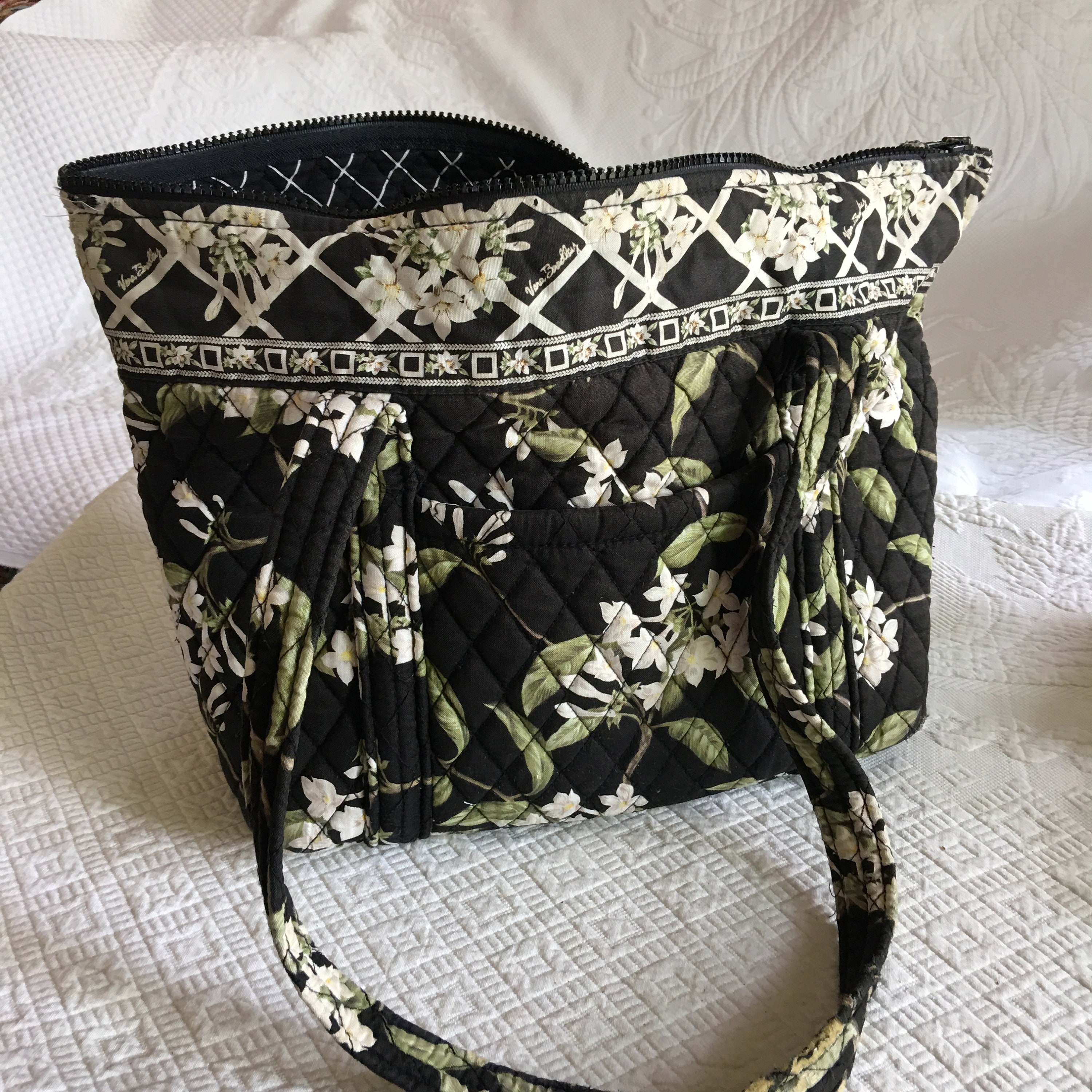 vera bradley black and white bag