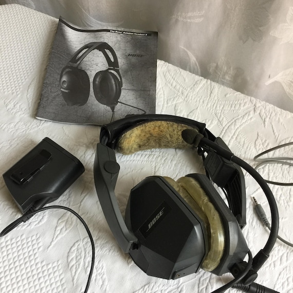Vintage 1997 Bose Aviation Headset Series II. Interconnect Plug, Microphone Boom, Alkaline Battery Pack, Replaceable Ear Cushions.