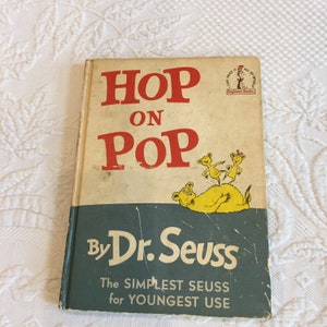 Vintage 1963 Hop on Pop von Dr. Seuss, Das Einfachste Seuss für den Allerkleinsten Gebrauch. Dr. Seuss Book Club Edition Anfängerbücher. 64 Seiten.