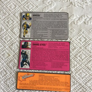 Vintage G I Joe verzamelkaarten. Aanbieding voor vier stuks met gratis verzending. Snake Eyes geheime missie, barricadebunker, missiekaart.