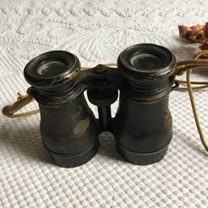 Vintage Opera Glasses Paris. Telescoping OPSALD or OPSACO Paris Markings. Leather Covered. Still Work Even Though Old.