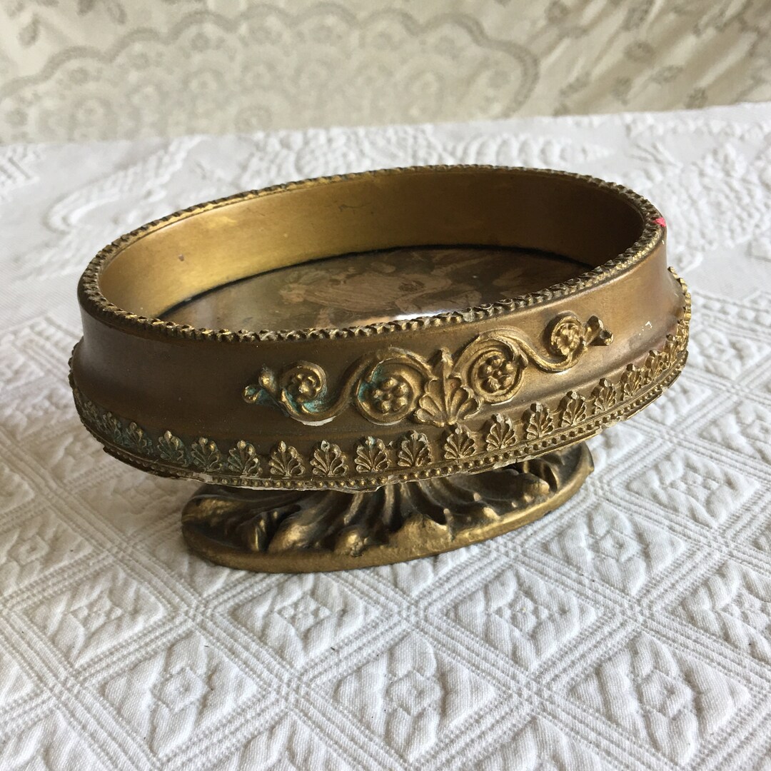 Vintage Ornate Pedestal Picture Frame Holder. Use to Hold Daily Jewelry