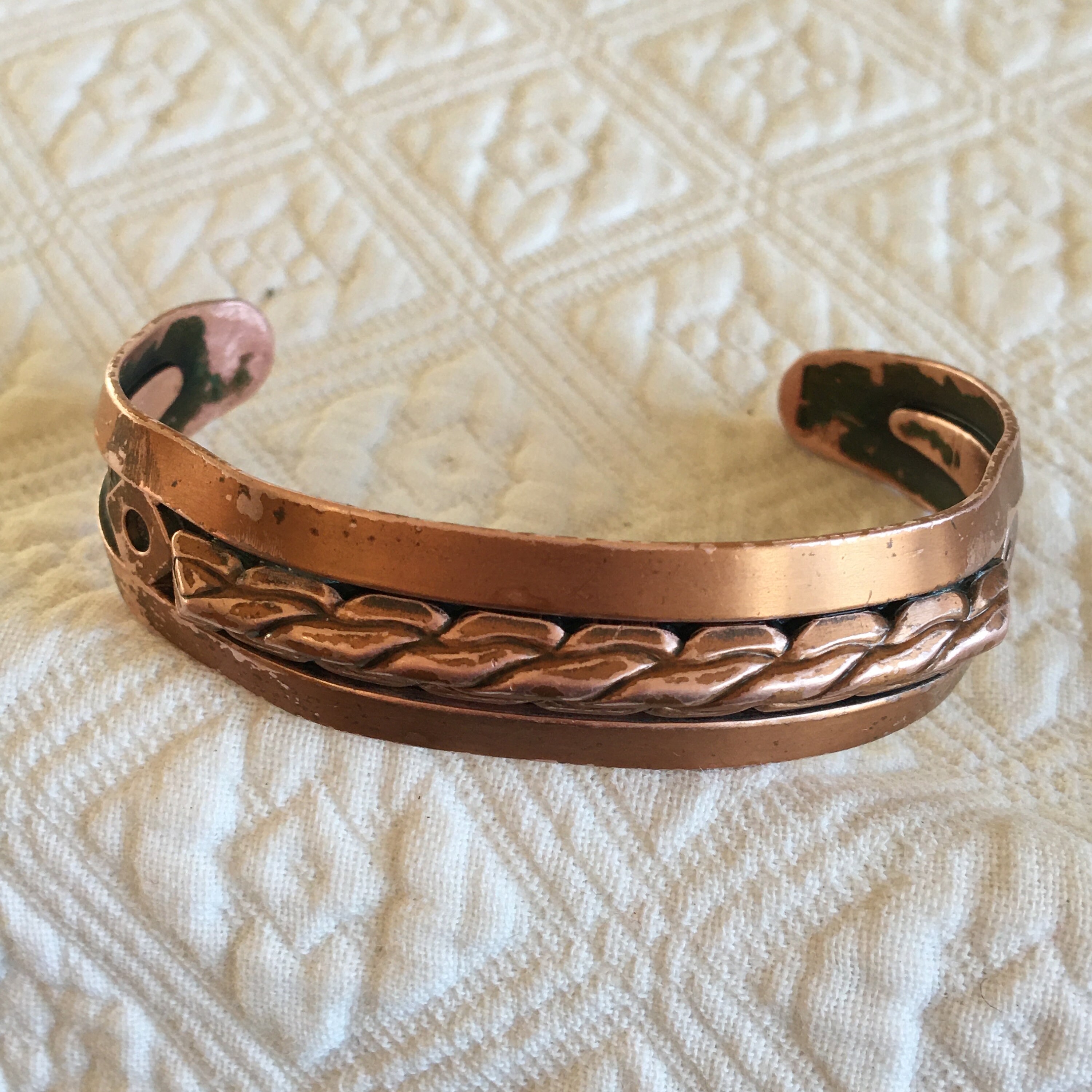 Bracelet Manchette Vintage Sud-Ouest – Cuivre Massif Clouté – Taille 6 3/8"