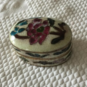 Vintage Cloisonne Oval Pill Box With Floral Designs. Cobalt Blue Enamel on the Inside and Bottom. Hinged Pill Box.