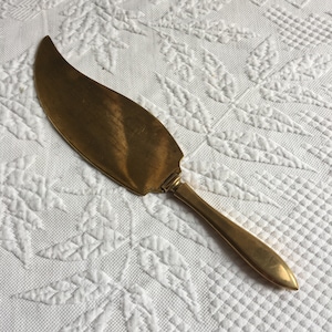 Vintage Brass Dirilyte Server with Curved Server. Gold Brass Solid Strong Server.