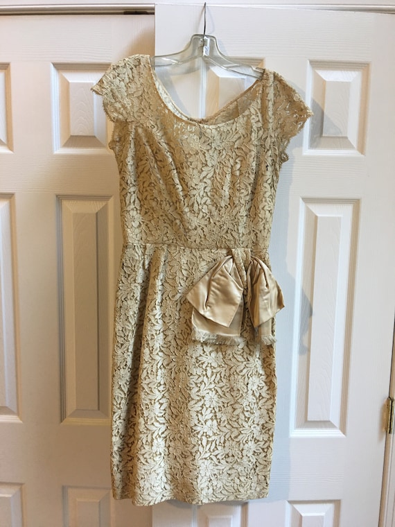 Vintage Handmade Lace Dress With Silk Satin Lining. Cap Sleeveless Dress  With Side Fringed Bow. Half Zipper and 3 Covered Buttons in Back. - Etsy