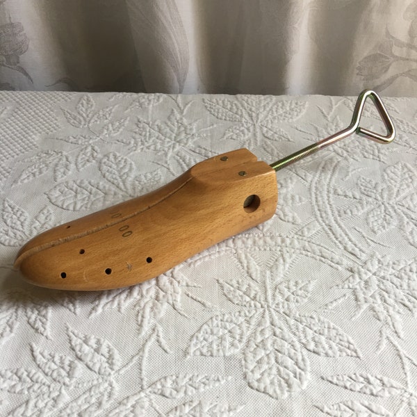 Vintage Wood Mans Shoe Stretcher with Screw Adjuster in Back.