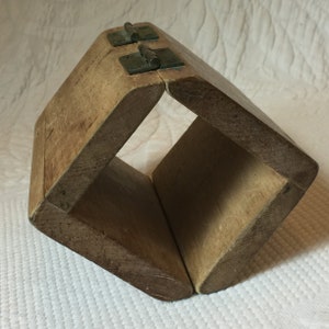Vintage Butter Mold Hinged Wooden Open Ended Box. Wonderful Antique Butter Mold. Great for Use or Display.