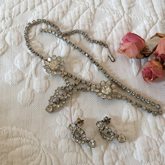 Vintage Rhinestone Necklace to Wear For Fancy Occ… - image 4