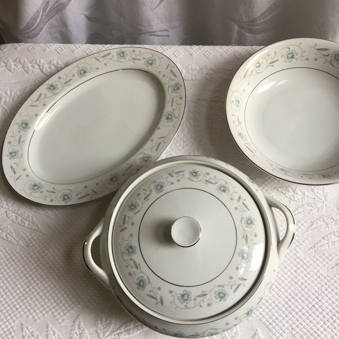 Vintage English Garden Fine China Serving Pieces, 1221 Japan. Set of 4