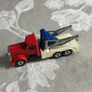 Vintage 1978 Tomica Tow Truck F 63 American Truck. Made in Japan. Diecast Tow Truck 1:98.