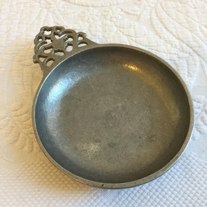 Vintage Porringer. Wilton Pewter Cast Craft Williamsburg Style Colonial Serving Piece from Columbia, PA. 1&quot; Deep with Handle on One Side.
