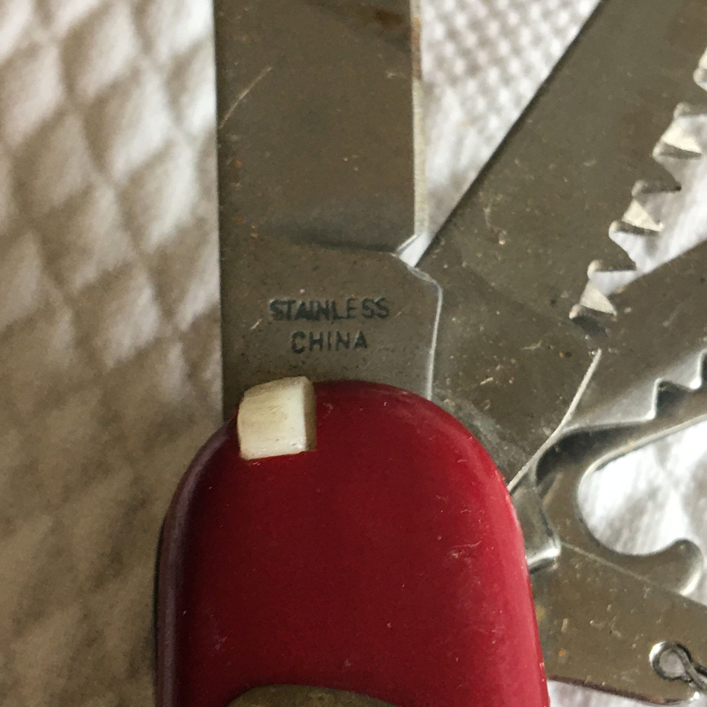 Old victorinox sak scissor's screw