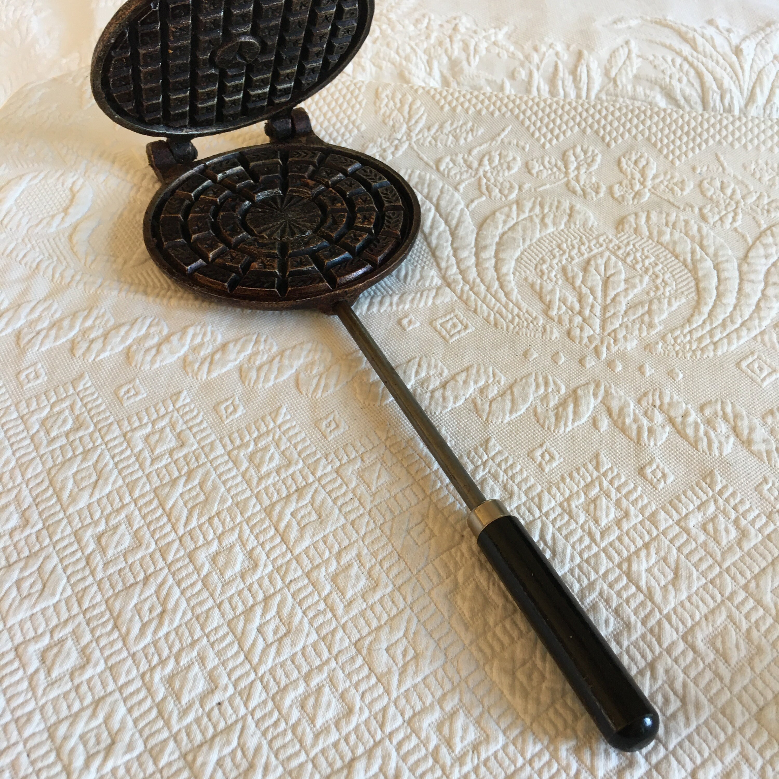 rival pizzelle iron