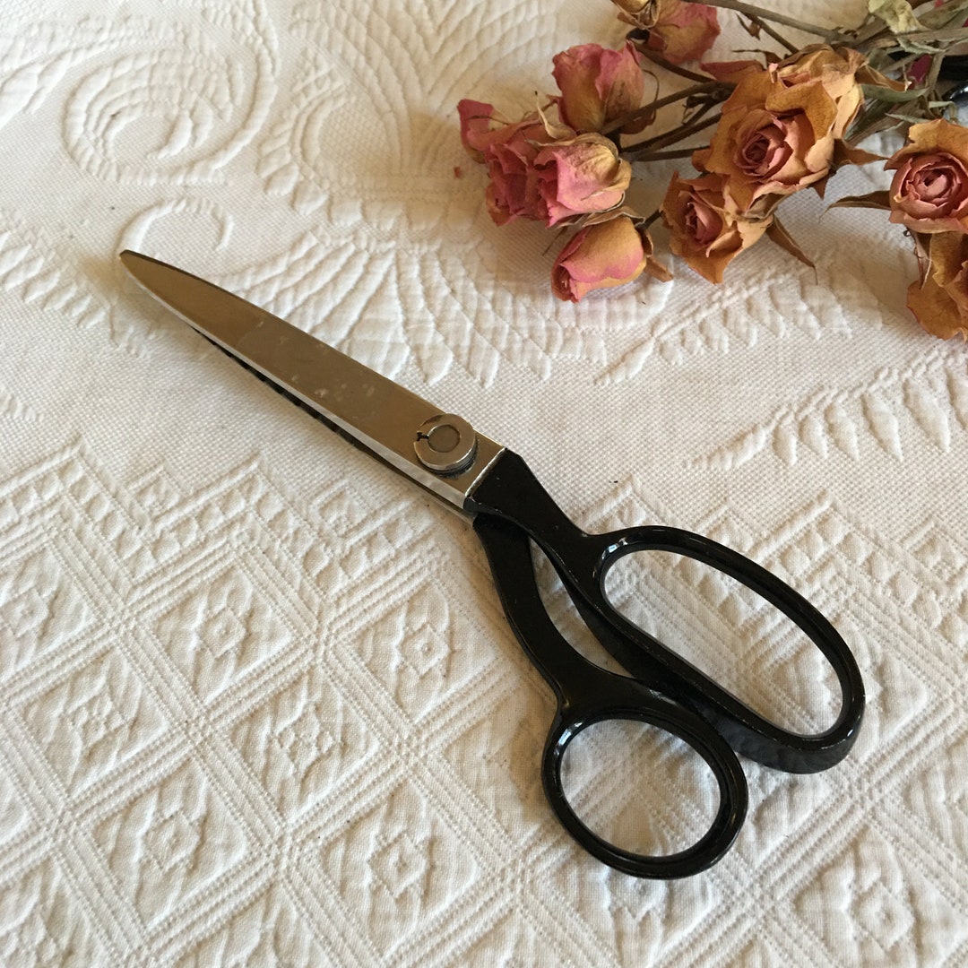 Vintage Wiss CB9 Pinking Shears for Cutting Fabric That Ravels. Used