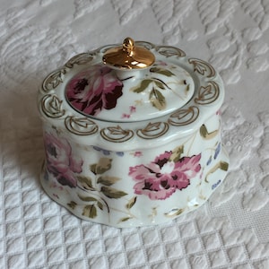 Vintage Dresser Jar Fine Porcelain by Allison, Royal and Meda. Pink Roses with Green Leaves and Gold Accents. Charming Jar.