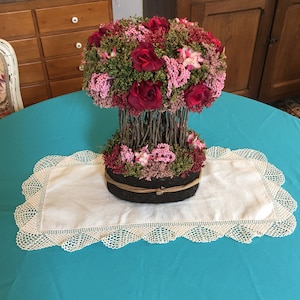 Vintage Linen Table Runner With Crocheted Lace Edging. Rectangle With Curved Corners and Scalloped Edges. Simple and Elegant Runner.