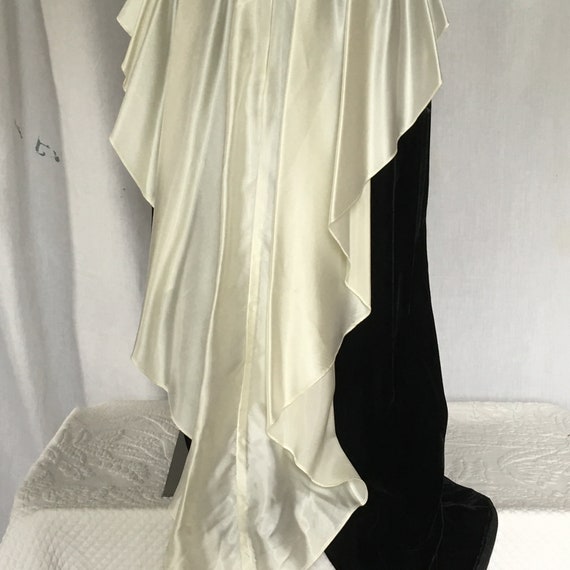 Vintage White Satin and Black Velvet Evening Dres… - image 7