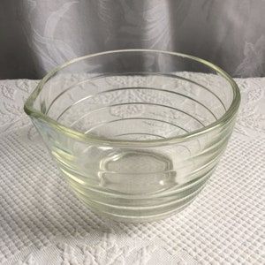 Vintage Glass Pyrex 24 Made in USA for Westinghouse Large Lined Measuring and Pouring Container. An Interesting Display. No Handle.