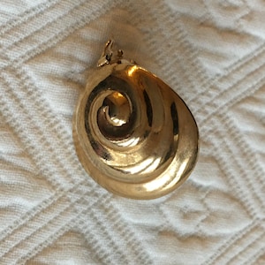 Vintage Scarf Ring. Gold Tone Scarf Ring. Choose Your Desin. Round Shell Style, Ridged Scalloped Oval or Openwork Floral Rectangle.