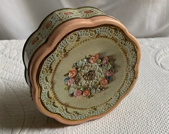 Vintage 1981 Avon Tin Valentine's Day on Bottom. Scalloped Tin with Floral and Lace Designs. Great for a Button or Sewing Box.