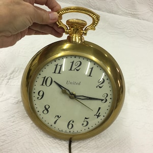 Vintage United Clock - Etsy