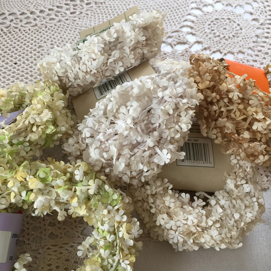 Mini Gypso Roping of Baby's Breath Look Flowers for Spring Decorating ...