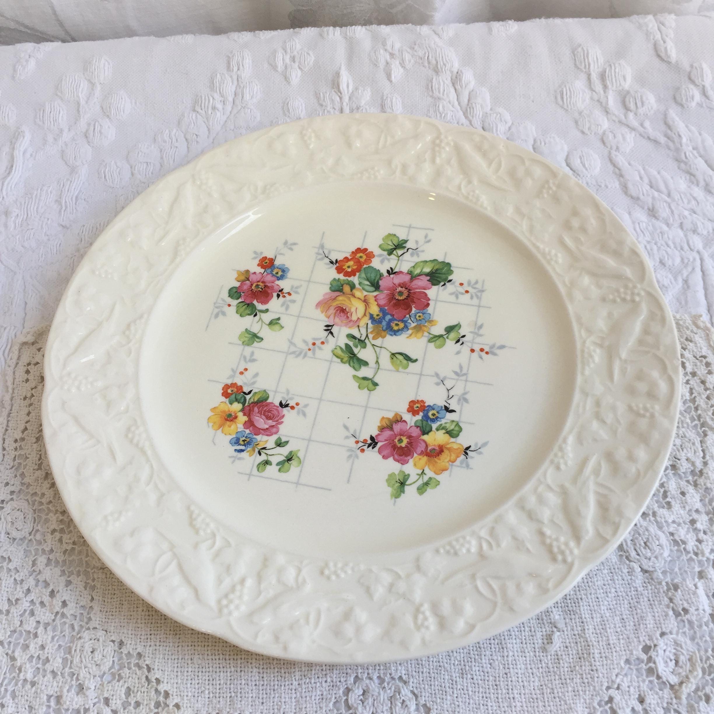 Vintage Crooksville China Co. #436 Dinner Plate With Molded Birds