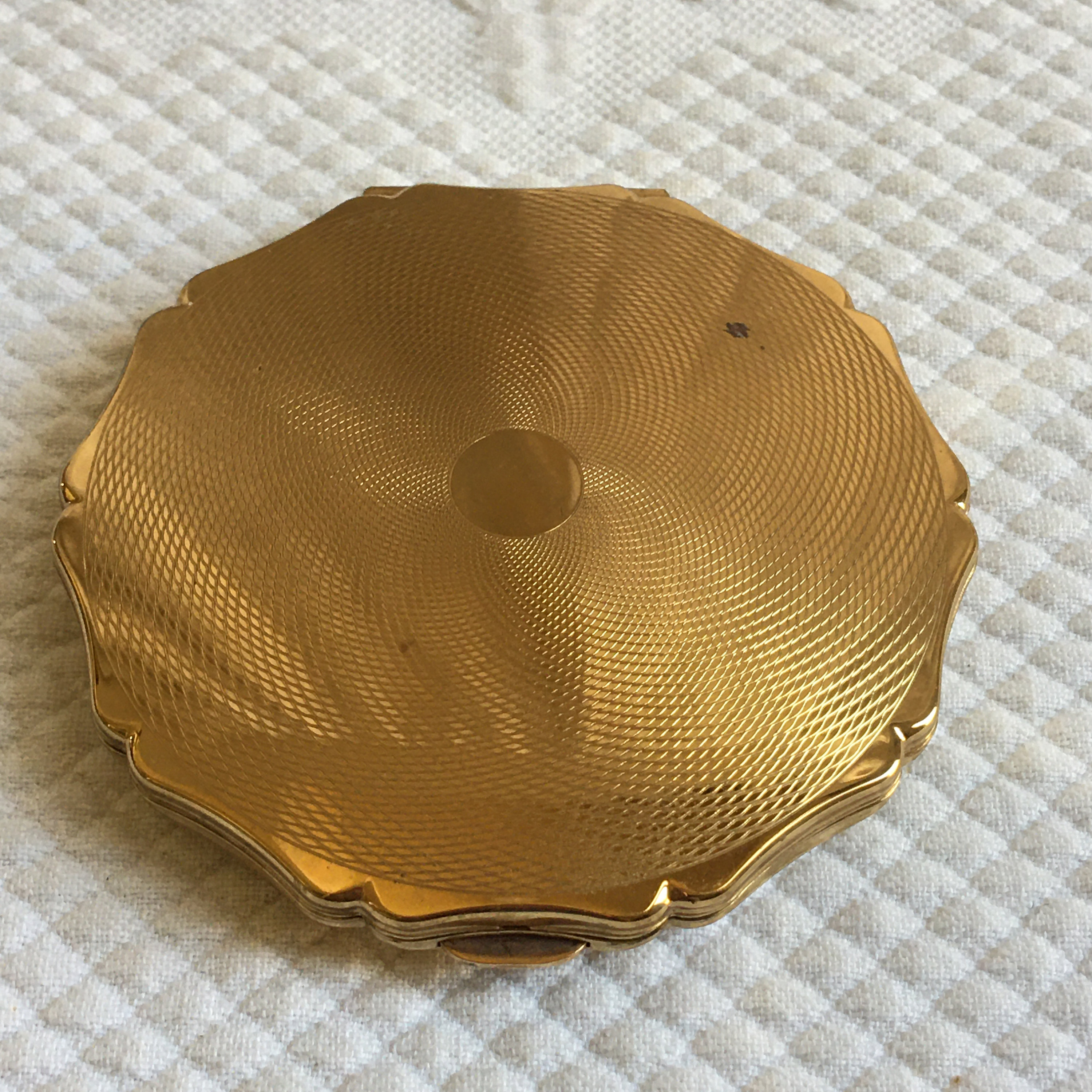 STRATTON ENGLAND タイピン Vintage Stratton Compact England. Powder Compact. Overall