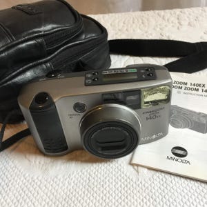 Vintage Minolta Freedom Zoom 140 EX 35mm Film Camera, Carrying Case and Strap. Aspherical Lens 38-140mm Macro Lens.