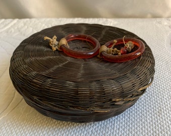 Vintage Wicker Basket: Round Chinese Design, Red Green Trim
