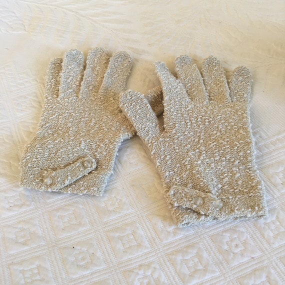 Vintage Creamy White Knobby Crocheted Short Glove… - image 3