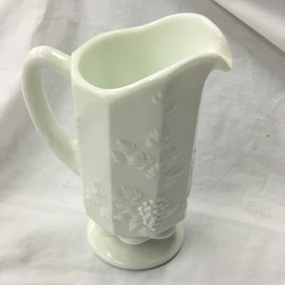Gorgeous 2 Piece Set With Small Pitcher W/Handle & Pouring Spout