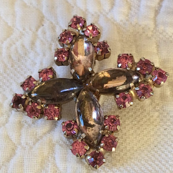 Vintage Pink Rhinestones Pin Brooch. Four Point Flower Shape Pink Rhinestone Pin Brooch.