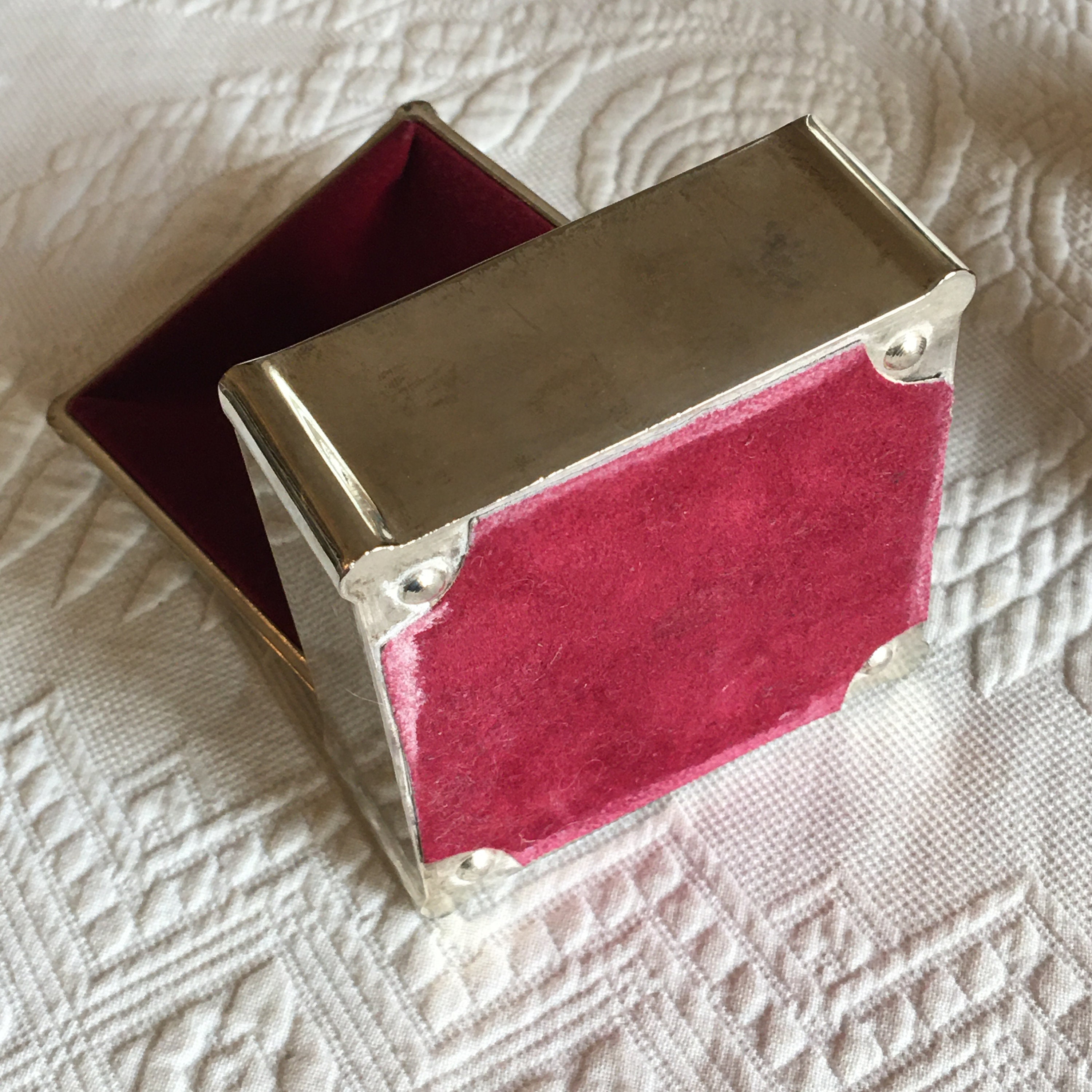 Lot De 2 Boîtes à Bijoux Anciennes En Métal Argenté - Intérieur Rouge - Occasion à Saisir