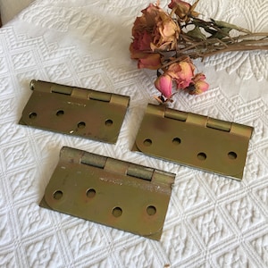 Vintage Door Hinges. Therma-Tru Gold Brass Hinges. 7 Pictures. Pictures 8-10 are of Penrod, Brushed Copper Hinges. Sold by the 1 hinge.